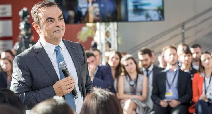 戈恩抨击老东家：雷诺-日产业绩“可悲”